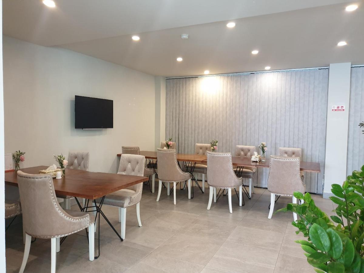 Ballantine Hotel Ho Chi Minh City Bagian luar foto