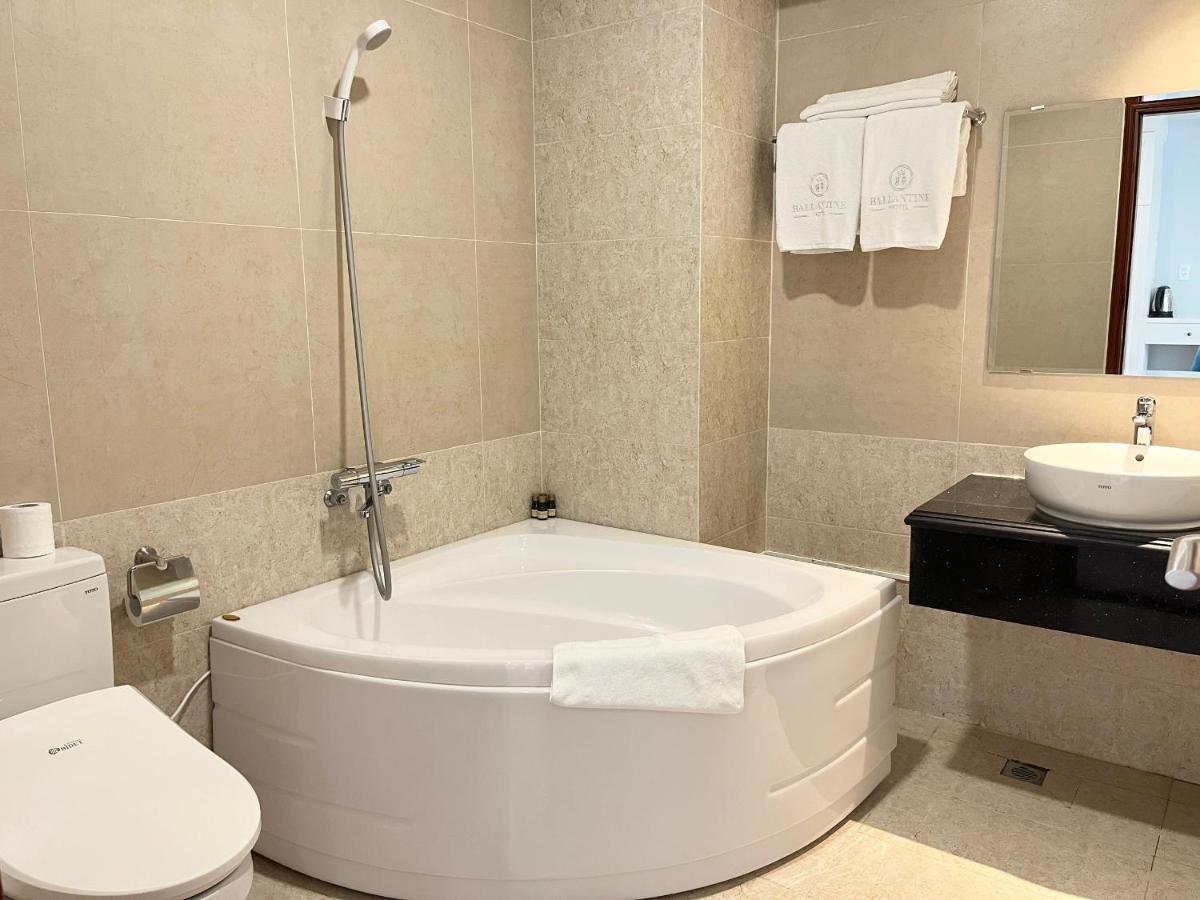 Ballantine Hotel Ho Chi Minh City Bagian luar foto